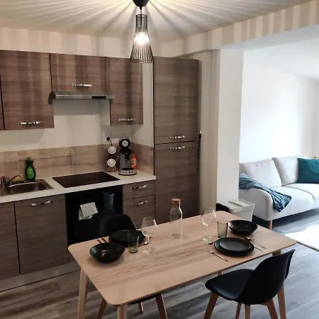 Joli Avec Jardin-terrasse Prive Apartment *
