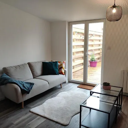Joli Avec Jardin-terrasse Prive