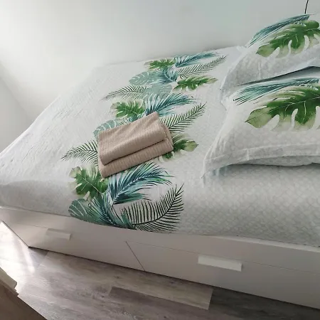 Joli Avec Jardin-terrasse Prive